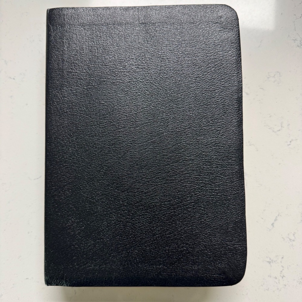 Thomas Nelson NKJV Study Bible Black Thompson Chain Reference 3555
